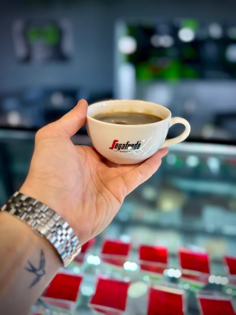 Kawa w kawiarni Raban